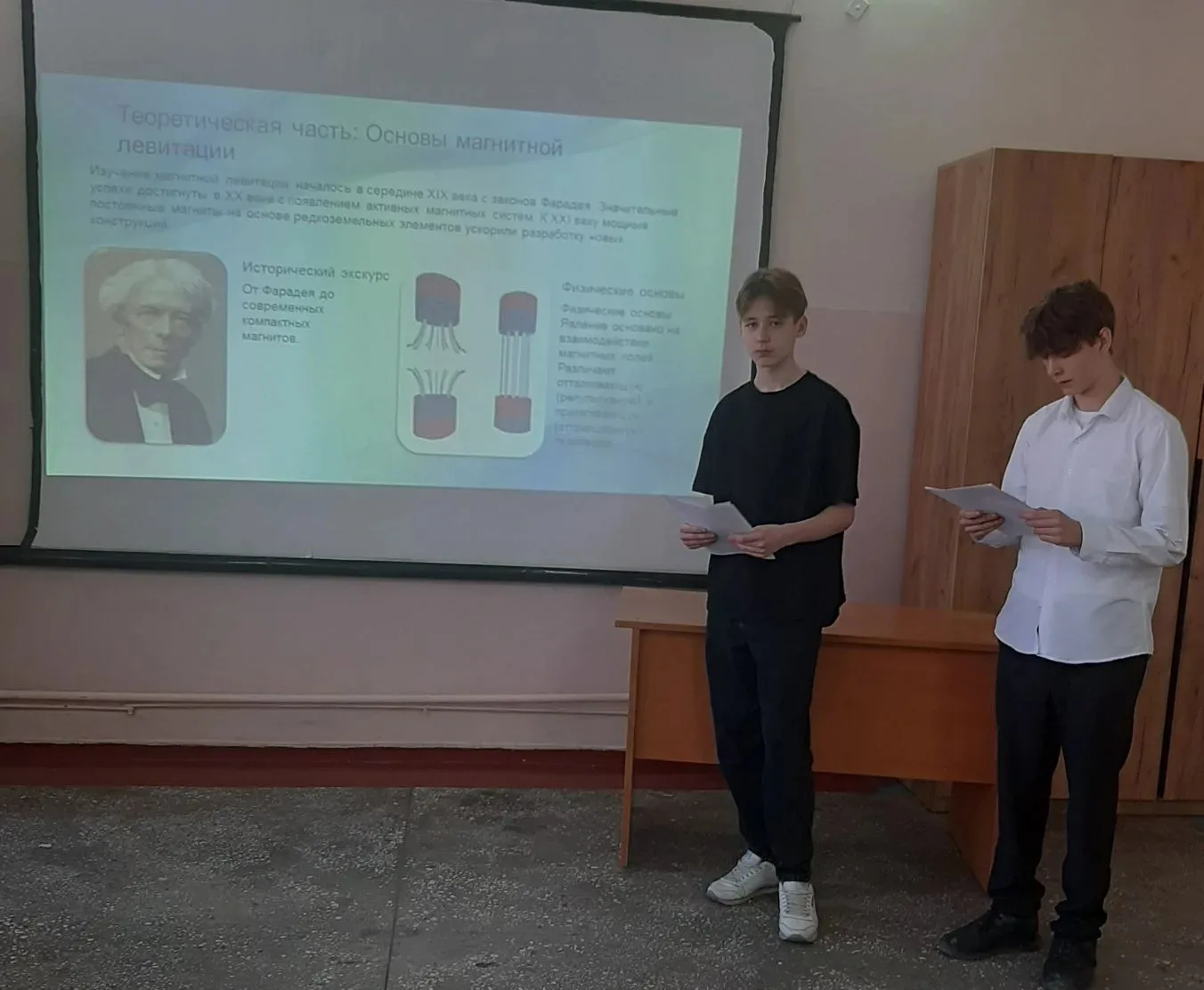 🚀 Космос стал ближе: наши ребята — победители конкурса «Космонавтика»! 🚀  Представьте: макеты космод