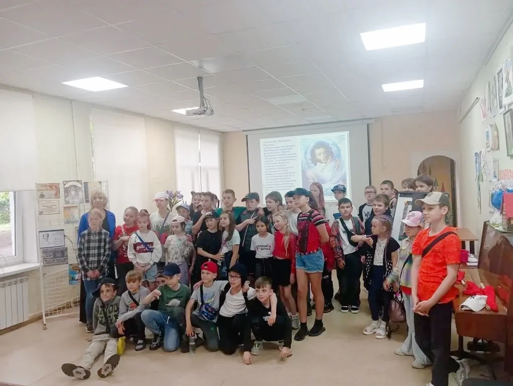 6 июня в день рождения великого русского поэта, основоположника современного русского литературного 