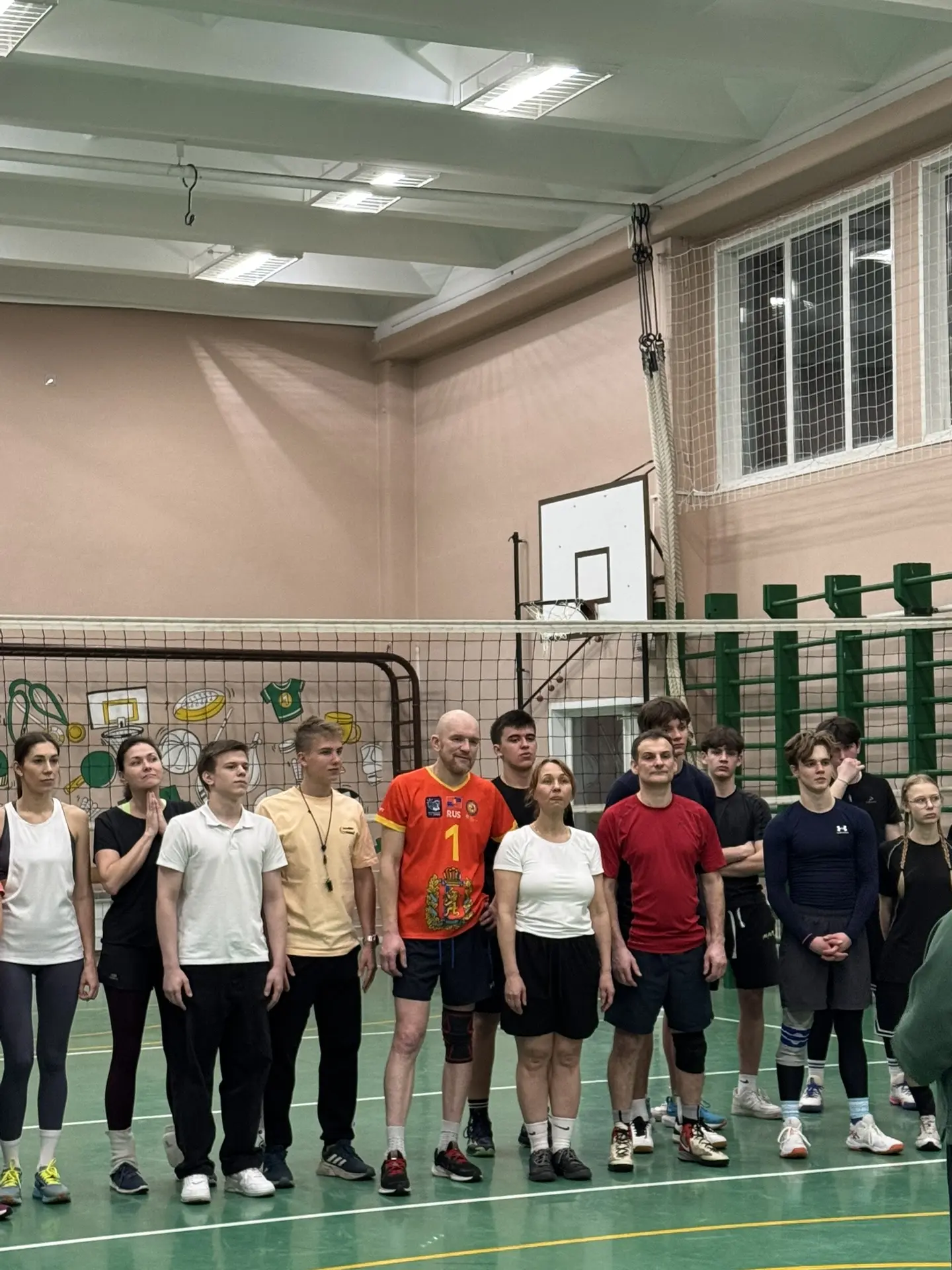 В 31 мгновении расскажем про нашу новую спортивную традицию. «Всем командам физкульт- УРА!» Именно т