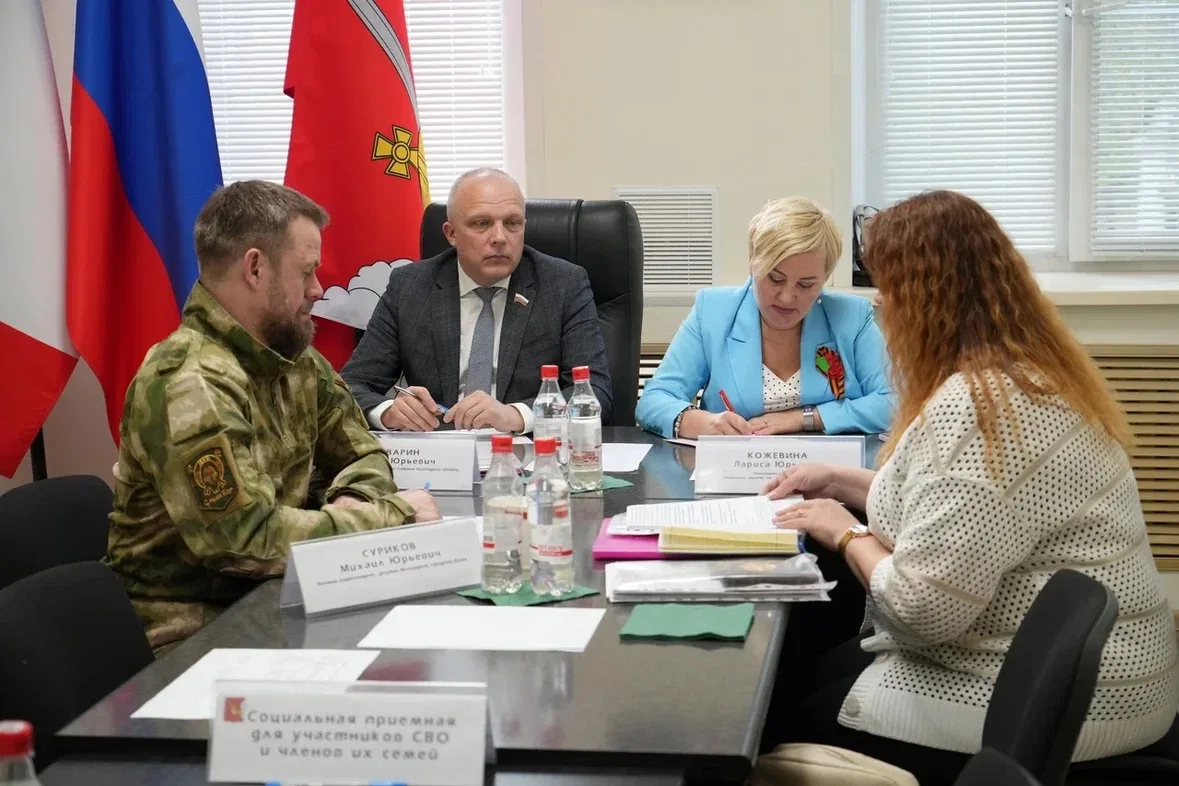 В социальной приемной Вологды помогают семье пропавшего без вести бойца с выплатами   Каждую среду в