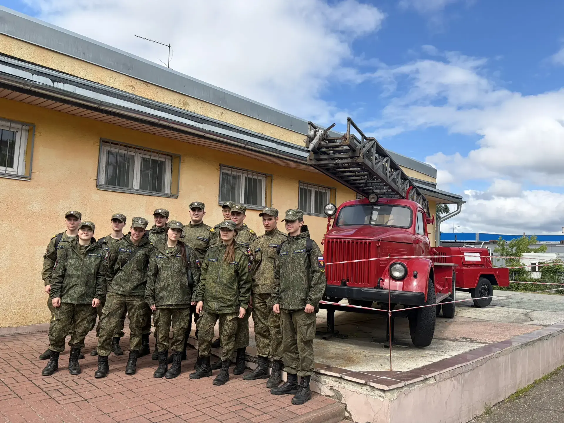 🔥 История спасения в деталях: группа 19 ПОЖ побывала в музее МЧС! 🚒