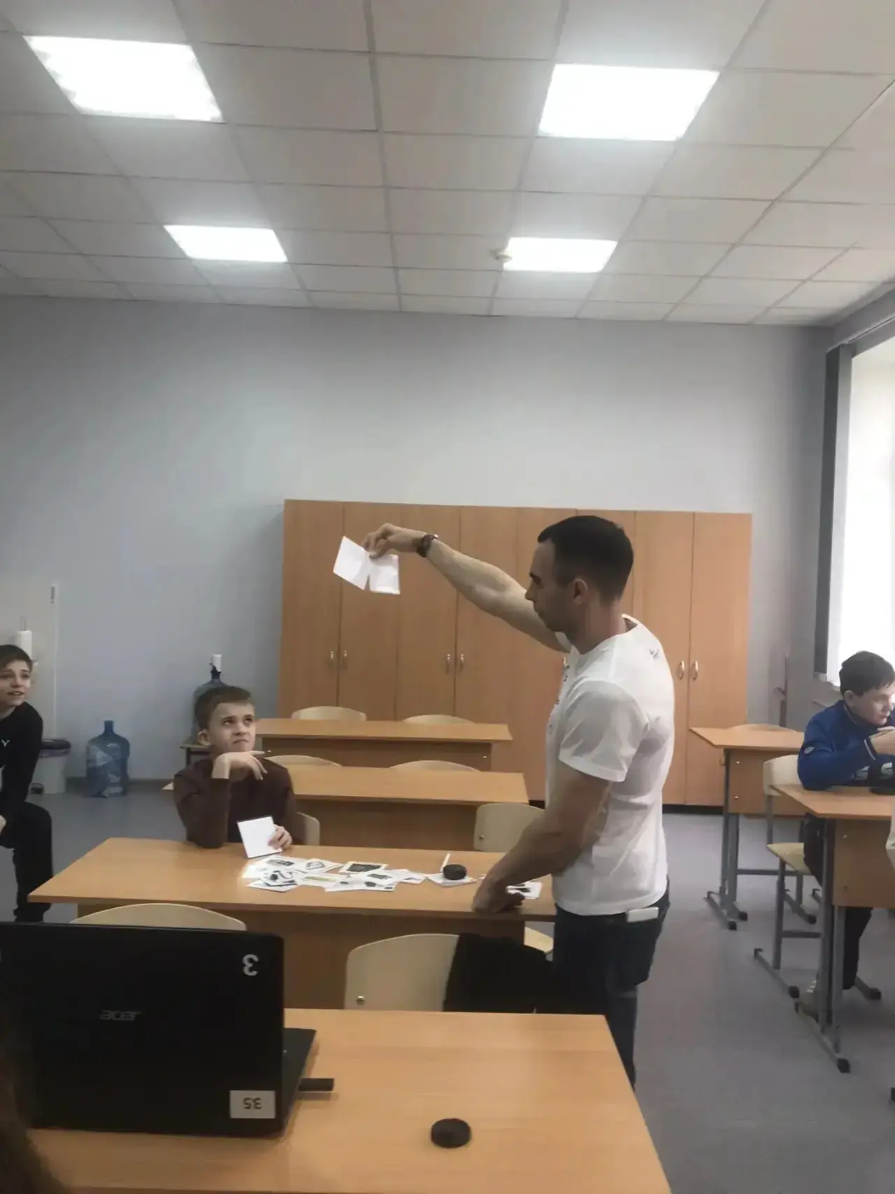 Вторник — день новых знаний! Изучаем строение компьютера не на пальцах, а на карточках!