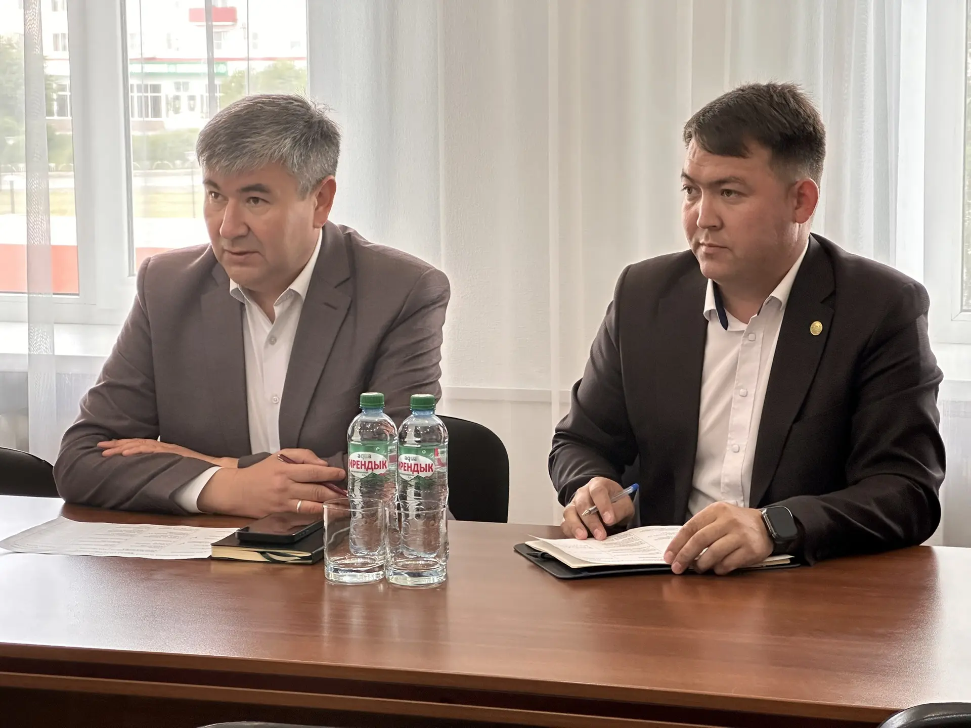 Провел очередной прием жителей района. Сегодня вместе обсудили вопросы пяти человек.