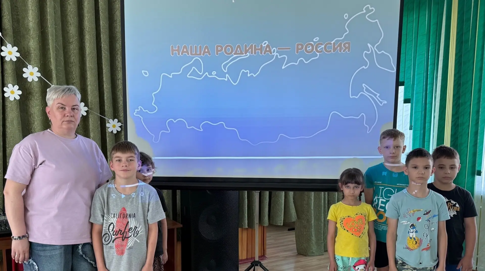 «Незабудки» готовились ко Дню России ярким творчеством на свежем воздухе 

Ребята проявили смекалку: