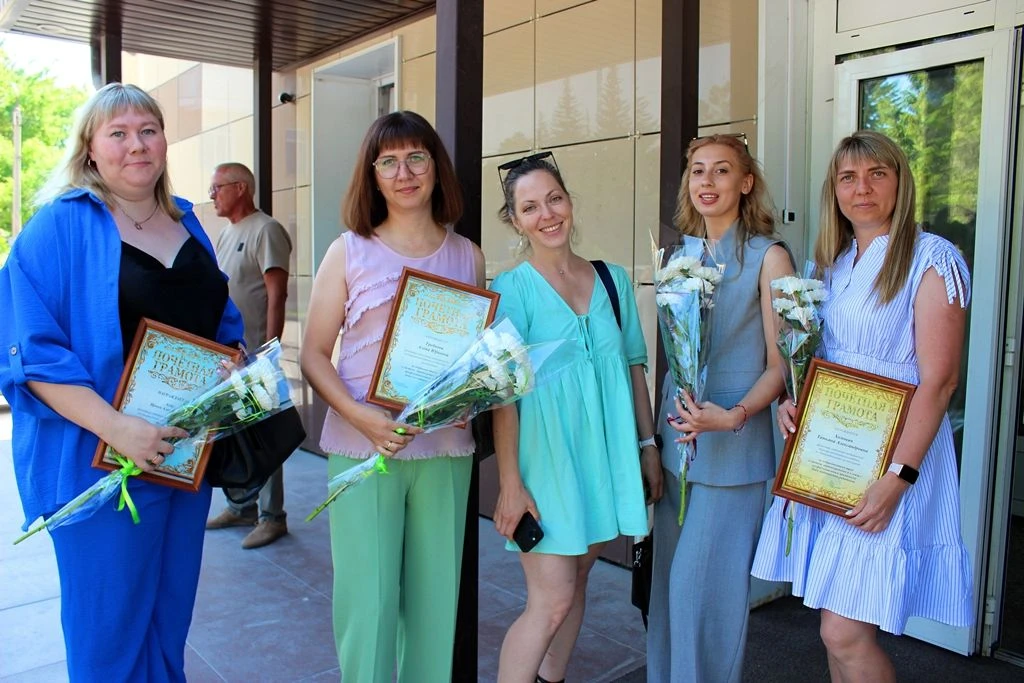 В ЧЕСТЬ ДНЯ МЕДИЦИНСКОГО РАБОТНИКА прошел праздник в Искитимской больнице 💞🎉🌺

#Искитимскаябольни