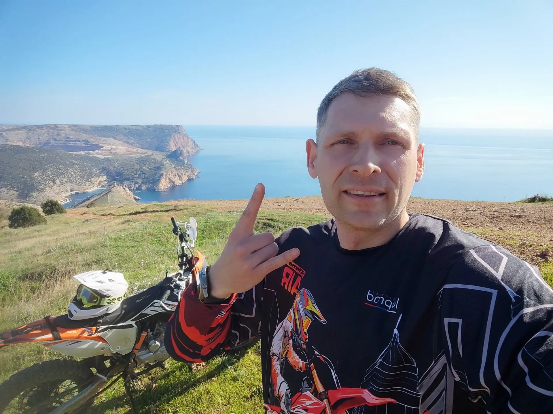 37-летний Сергей Ишуков погиб в аварии, которая произошла сегодня в Академическом районе. Об этом E1