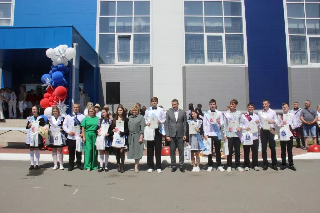В Копейске прошёл общегородской Последний звонок!