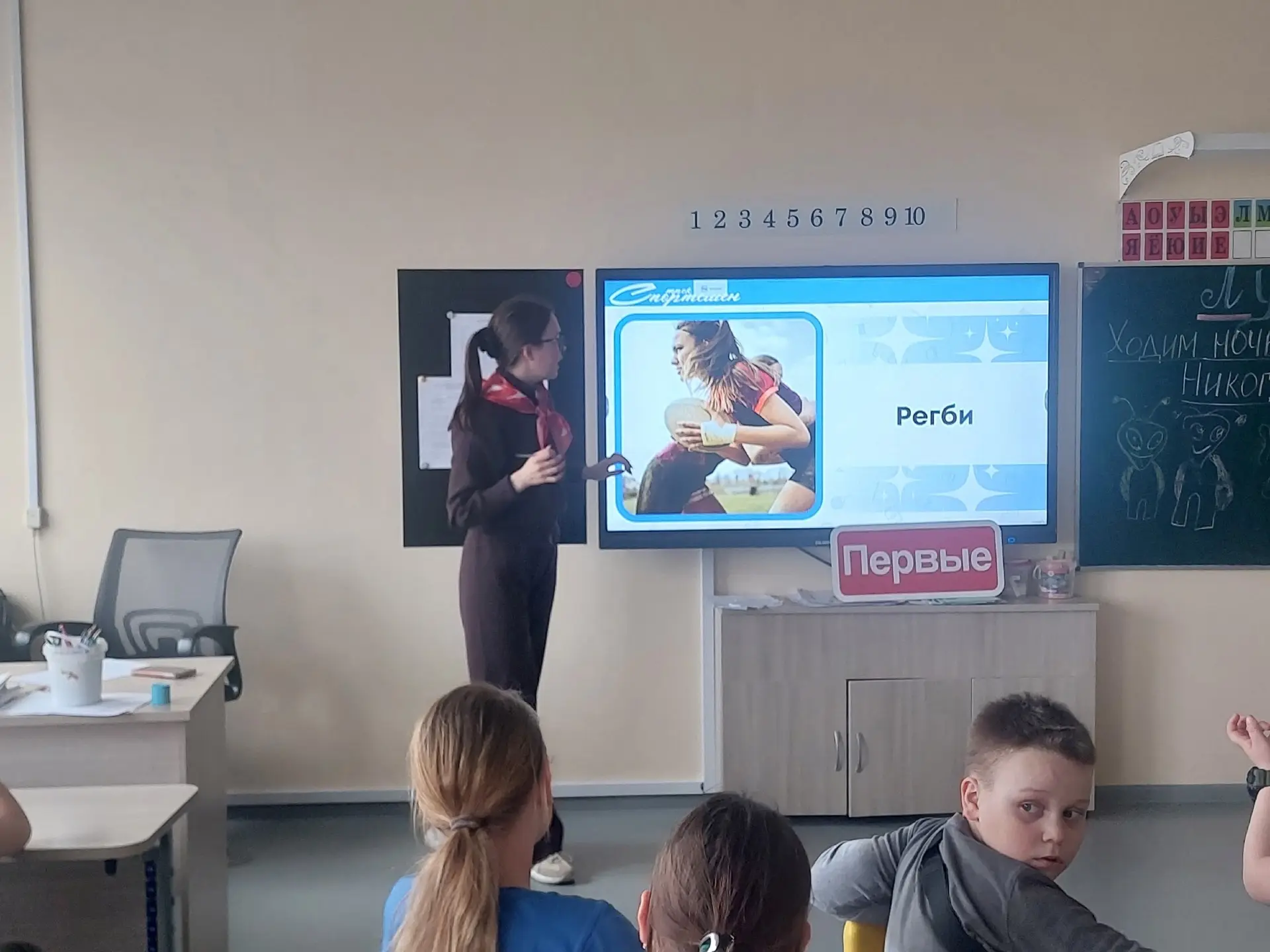 Вчерашний день выдался по-настоящему интересным и насыщенным. Утро в нашем лагере началось с творчес