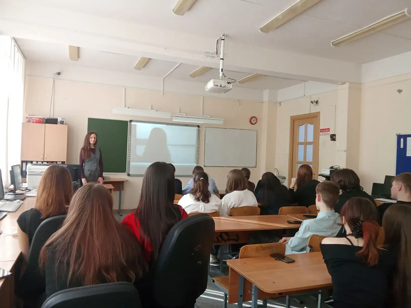 Вчера, 12 марта, в 7Б и 8Б классах в рамках месячника медиации прошли встречи с социальным педагогом