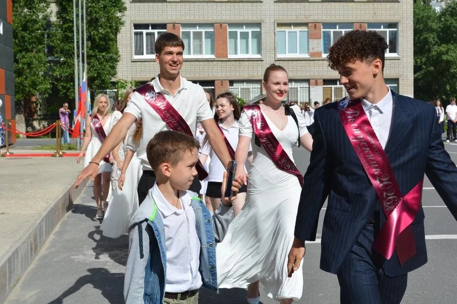 Последний звонок прозвучал: Взлет на крыльях "Мечты" в новую жизнь! Сегодняшний день для наших дорог
