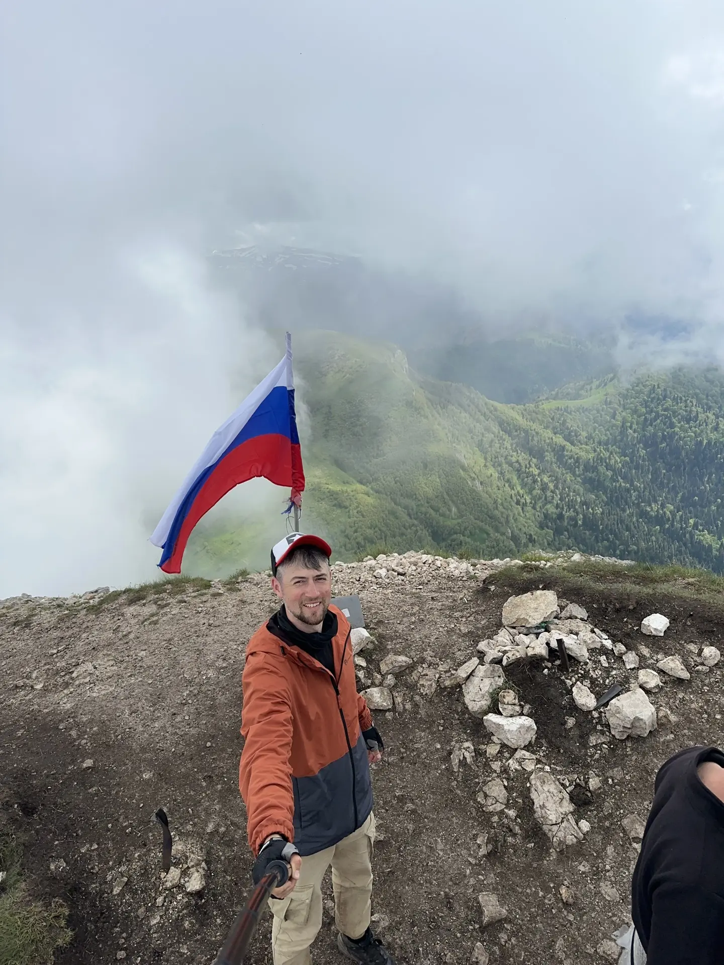⛰️ Мой первый ПОХОД В ГОРЫ— пункт из списка желаний выполнен! ✅

Впервые решился на многодневный пох