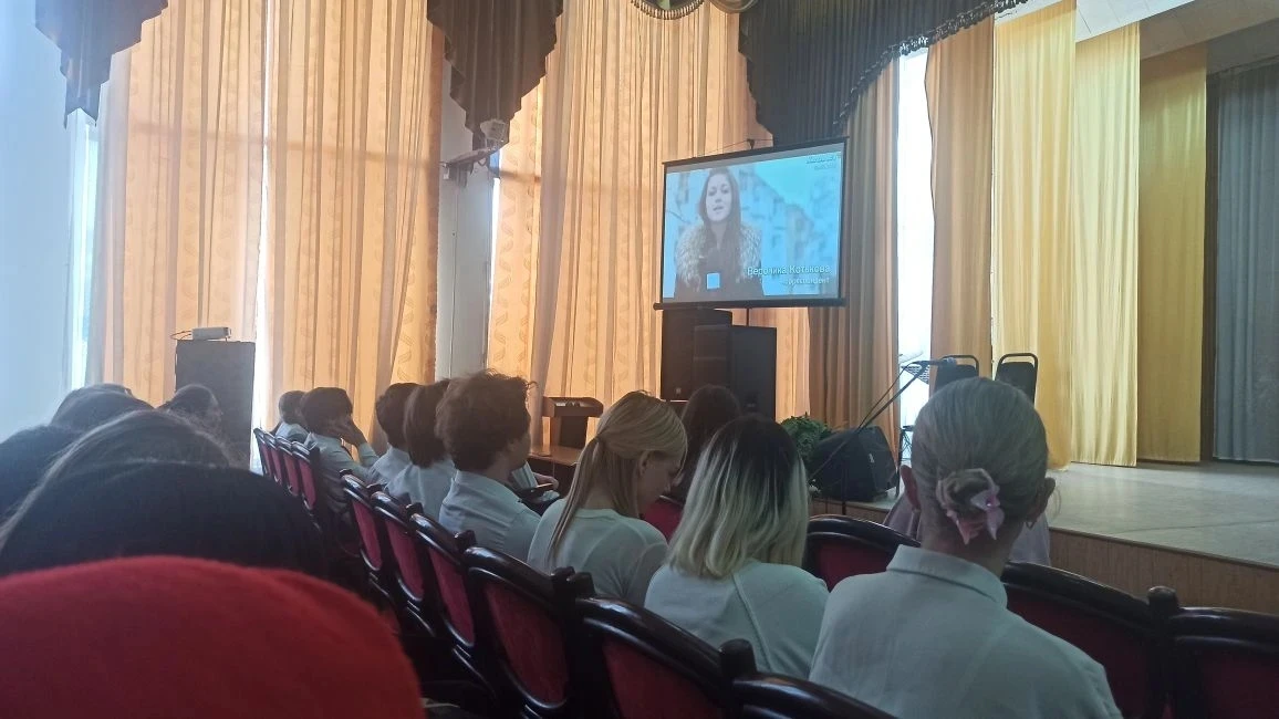 Живая история Крымской весны: «Классная встреча» в Керчи 🇷🇺✨   В преддверии праздника наши ребята  с