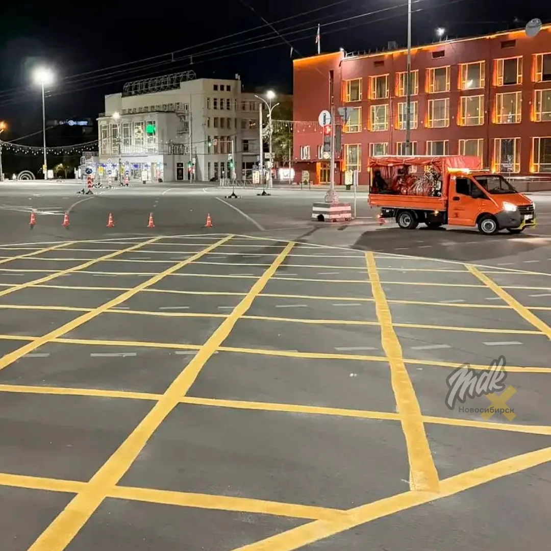 🛣️ «Вафельную» разметку нанесли на площади Ленина