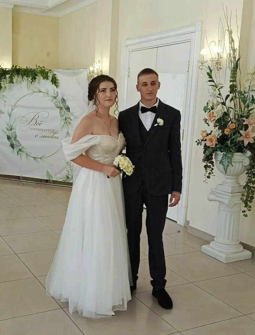 💐💍 Поздравляем воспитателя младшей группы, нашу дорогую Викторию Леонидовну с днём бракосочетания!