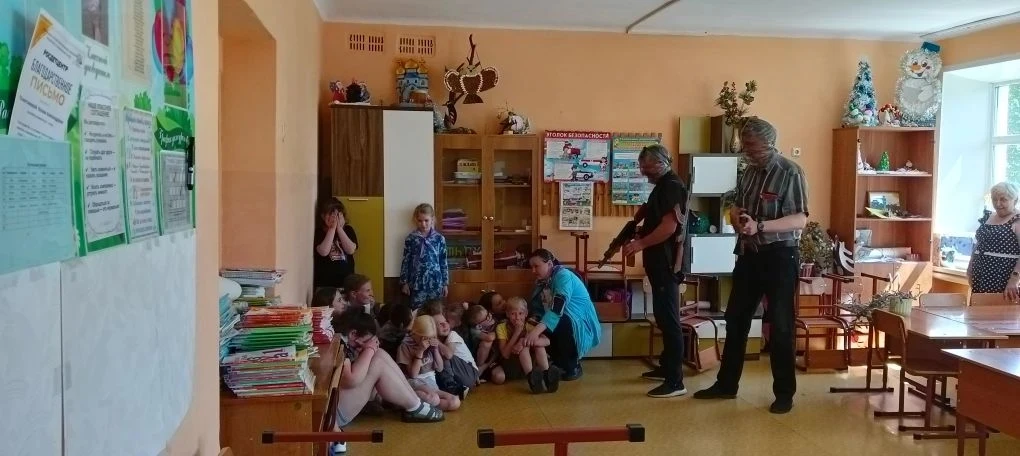 ⭐ ШЕСТОЙ ДЕНЬ летней площадки: ЖАРА, ВСТРЕЧА И РУССКИЕ РЕМЁСЛА ⭐

Солнце плавит асфальт, а настроени