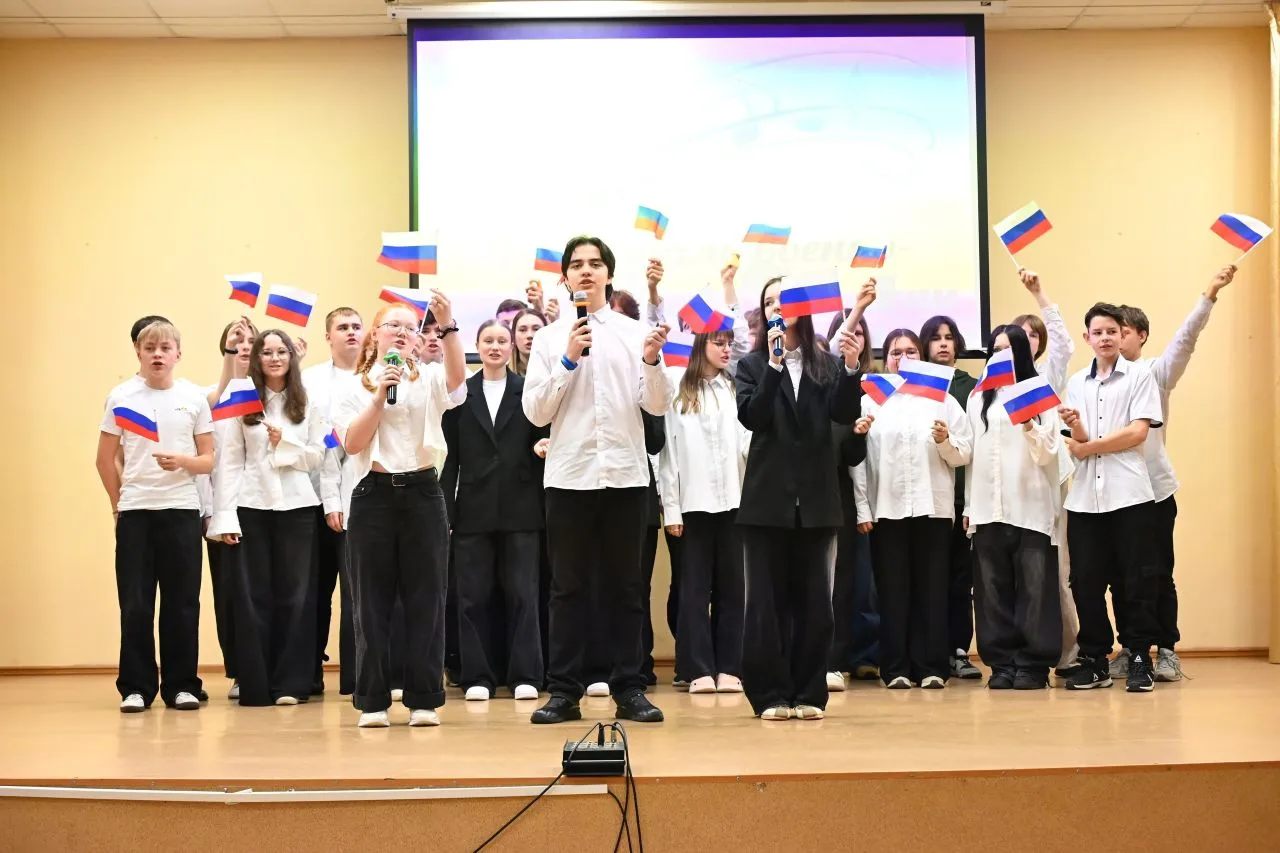 ✨Конкурс «Ветер Победы» продолжается! 27 февраля сцена нашей школы стала местом настоящего единения 