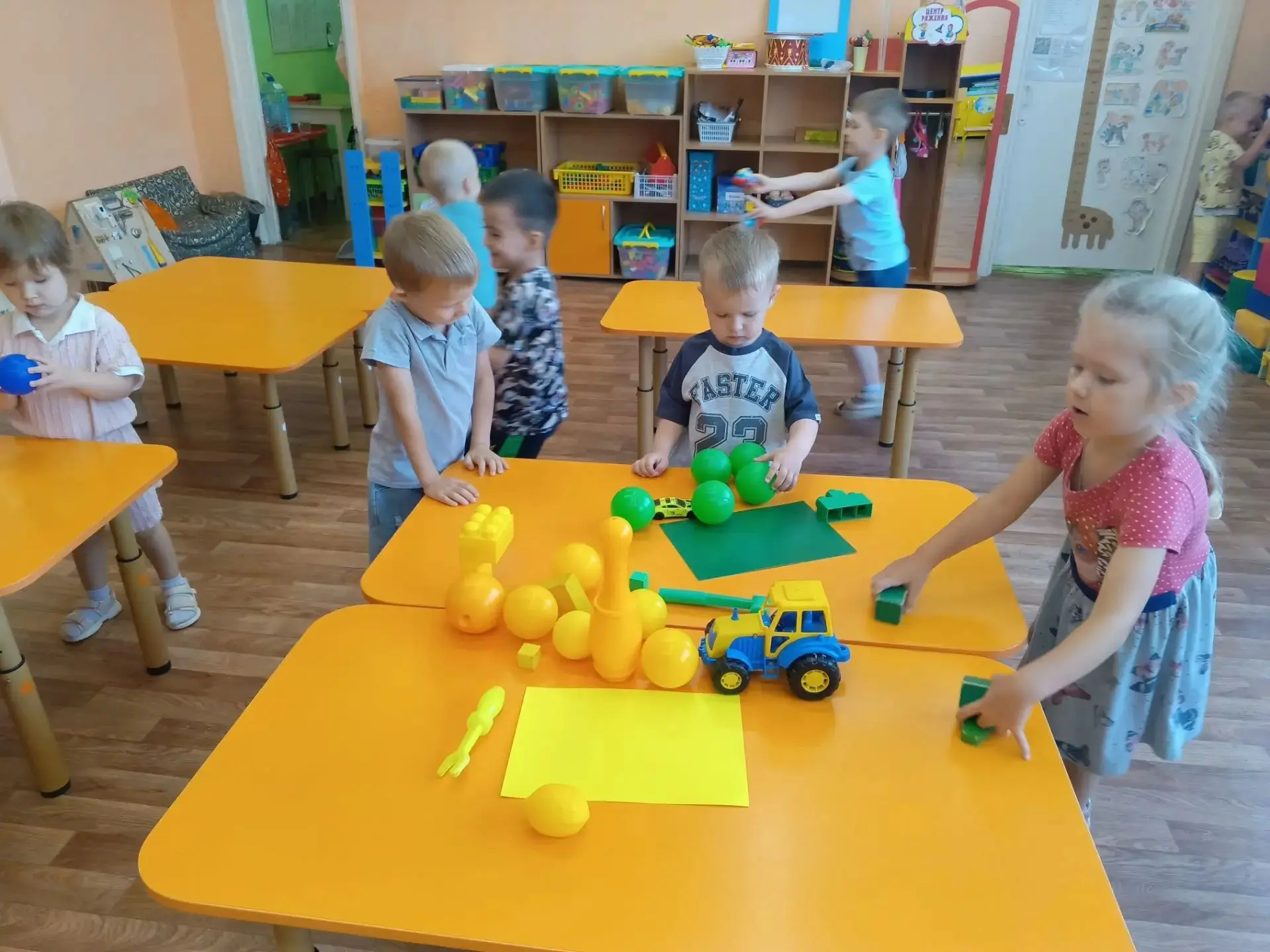 🧠 Рубрика «Любознайки»: Закрепляем цвета играючи!