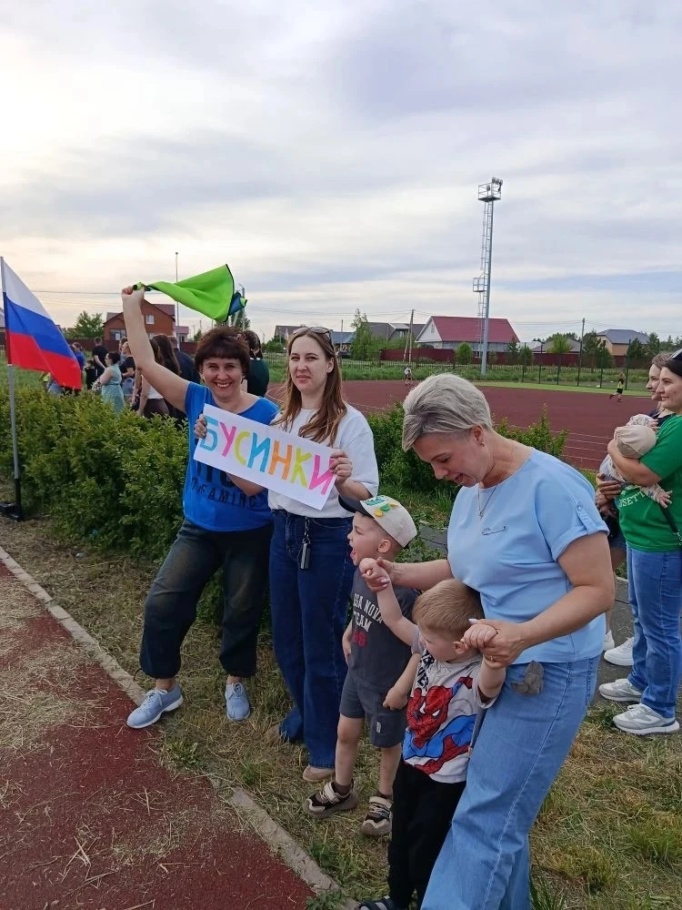 ⚽️ Как футбол объединяет поколения: история одного матча.  Дружеский футбольный турнир, организованн