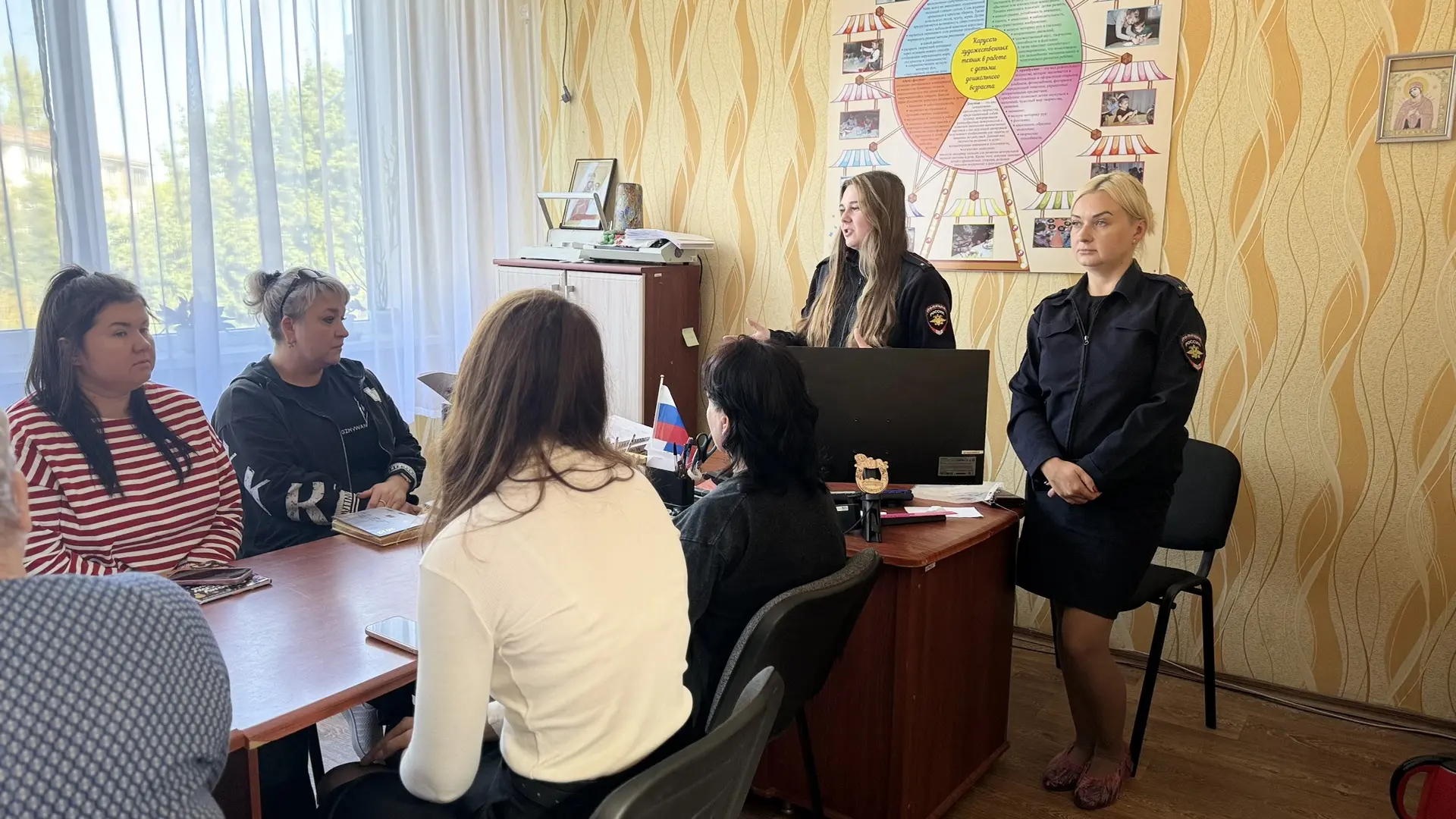 👮‍♂️ В нашем детском саду ГБДОУ ЛНР «Ясли-сад №76 «Дружба», прошла важная встреча: сот...