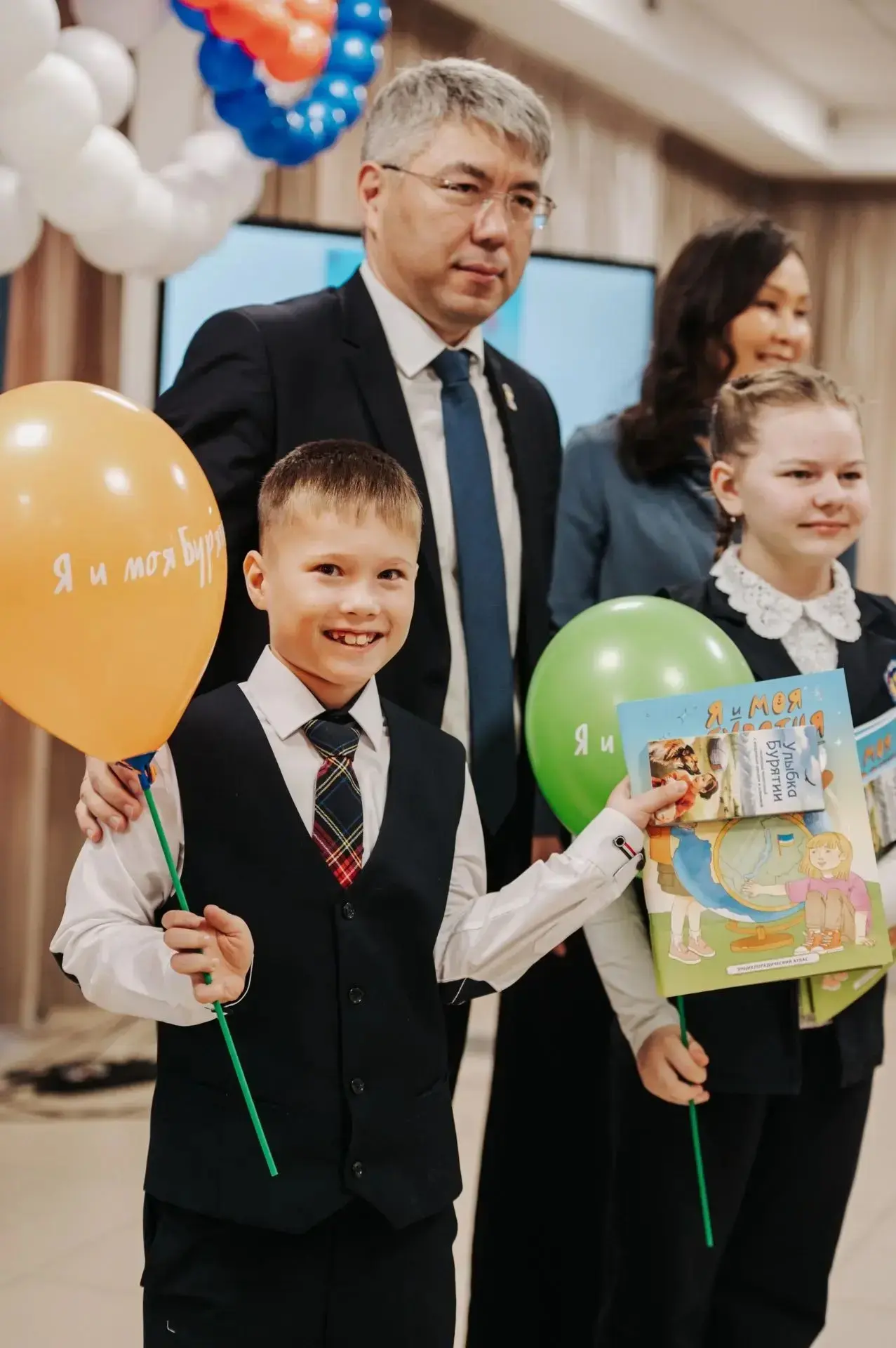Дорогие земляки, сегодня в Национальной библиотеке республики мы презентовали первый тираж нового ун