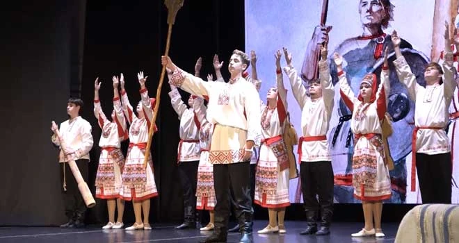Поедем погостим: концертно-познавательная программа прошла во Дворце культуры химиков в...