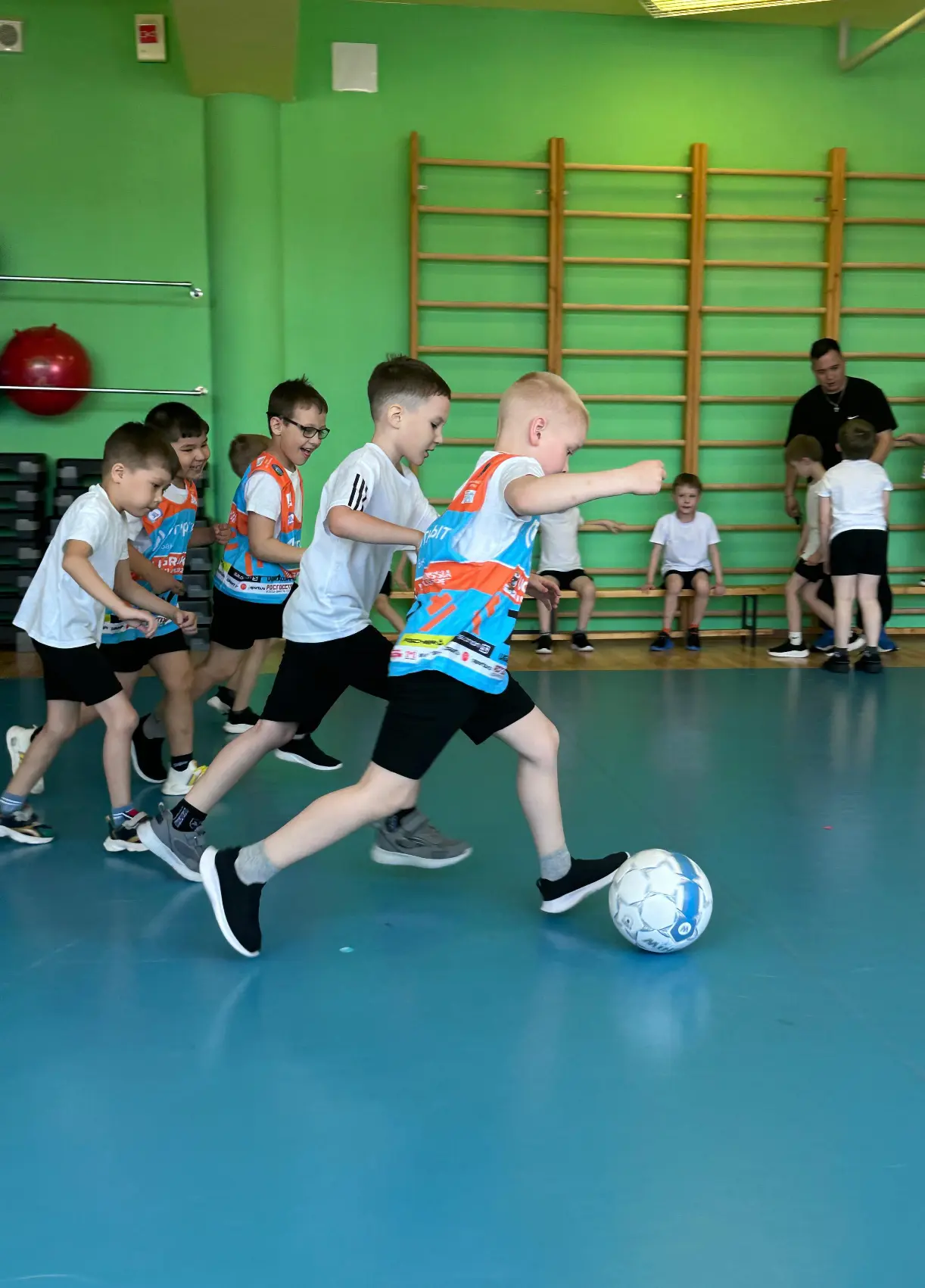 ⚽️19 и 21 мая под руководством педагога Фомина Александра Витальевича были проведены сп...