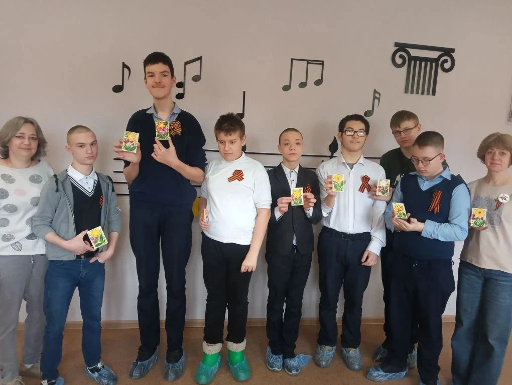 ☀Недавно в Котовской детской школе искусств прошел мастер-класс росписи по дереву "Твор...