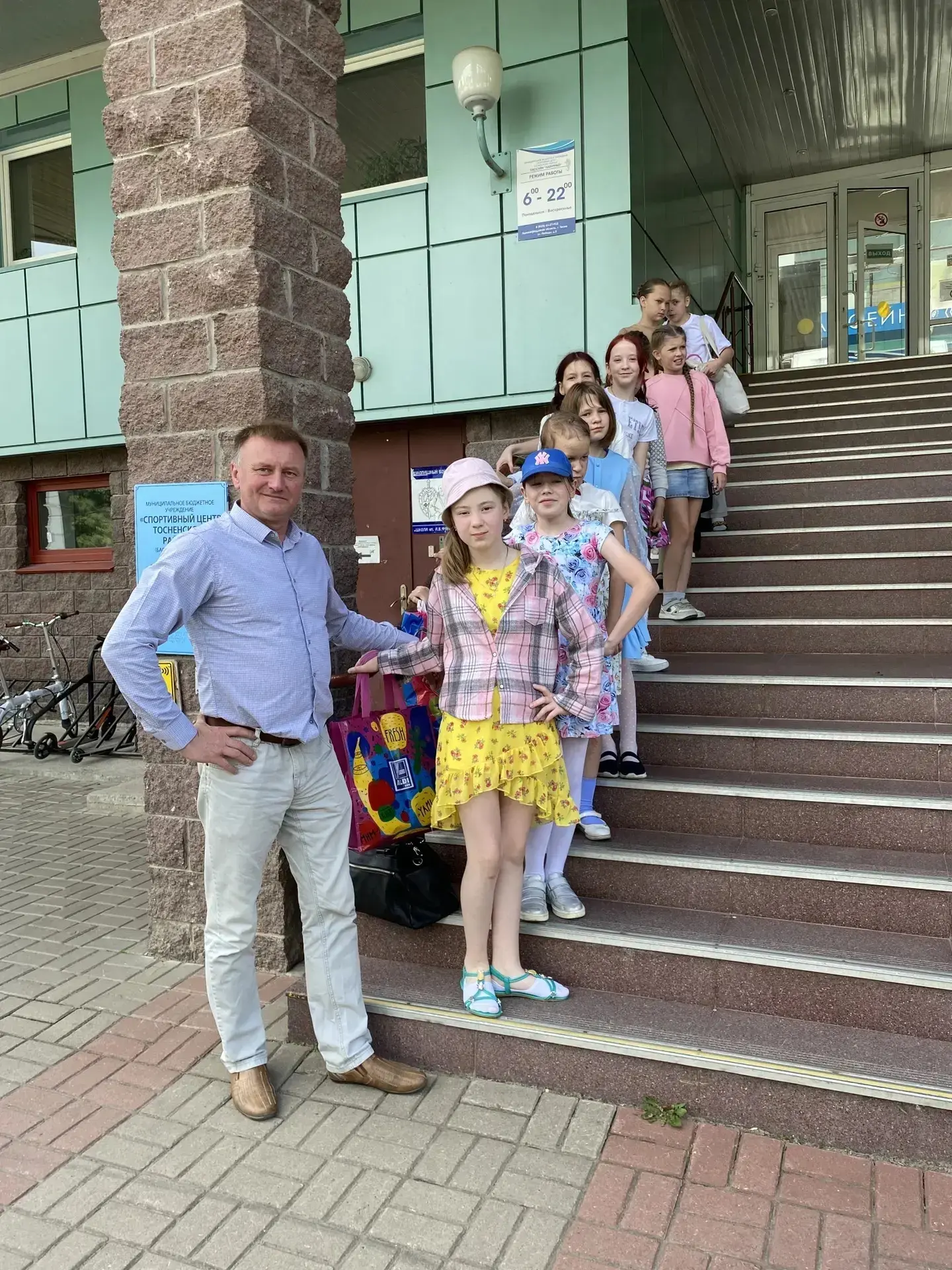 🏊‍♀️ Сегодня отряд «Весёлые туристы» вместе с учителем физической культуры Шаровым В.Б...