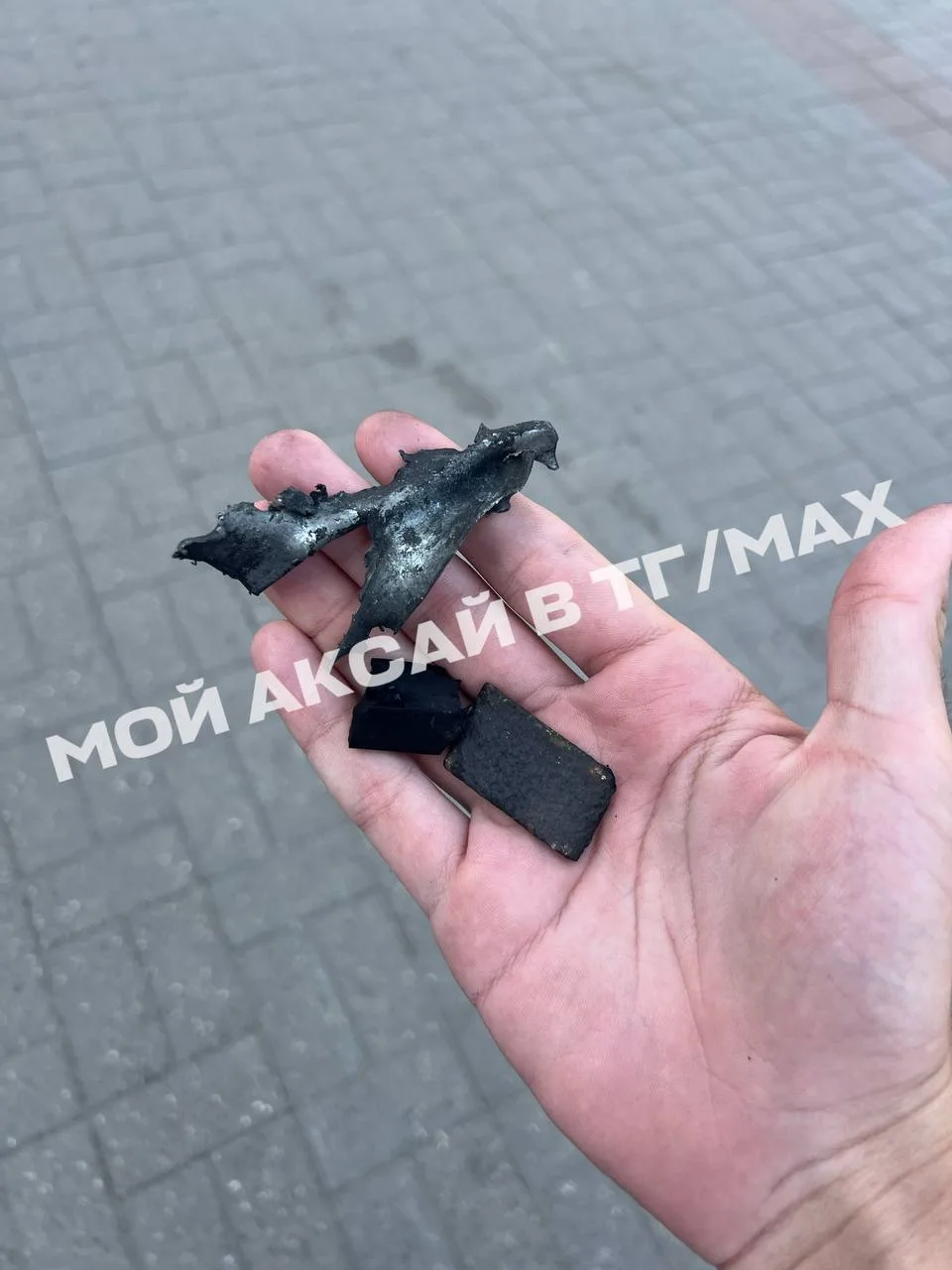 Вот такие обломки БПЛА начали находить жители по центру города