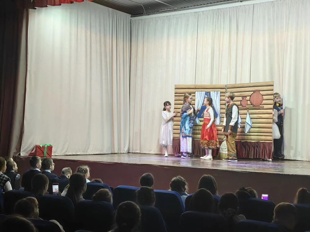 ВСЕМИРНЫЙ ДЕНЬ ТЕАТРА: «МУРАВЕЙНИК» ЗАВЕРШИЛ СЕЗОН ЯРКОЙ ПРЕМЬЕРОЙ В преддверии Всемирного дня театр