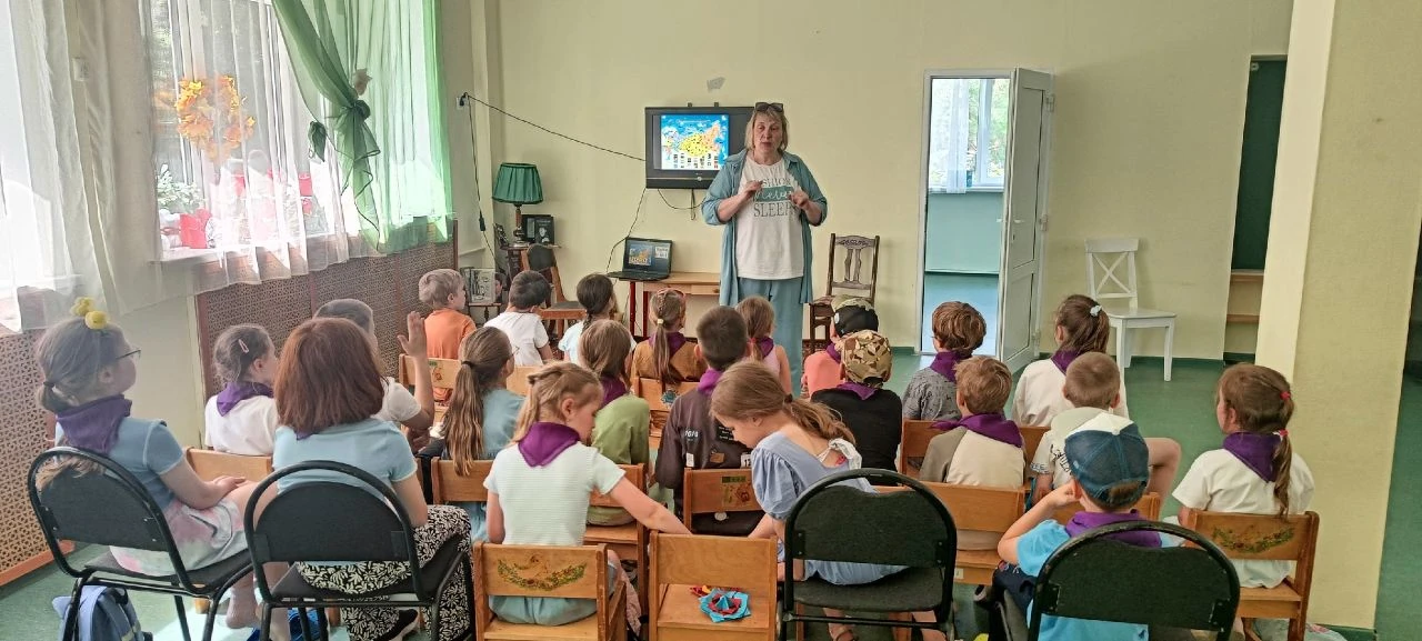 Воспитанники летней досуговой площадки "Отдыхаем на отлично!" МАУ ДО "Центр Гармония" совершили путе