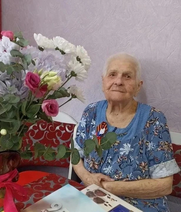 🎂 В Абакане вековой юбилей отметила Анна Островенко