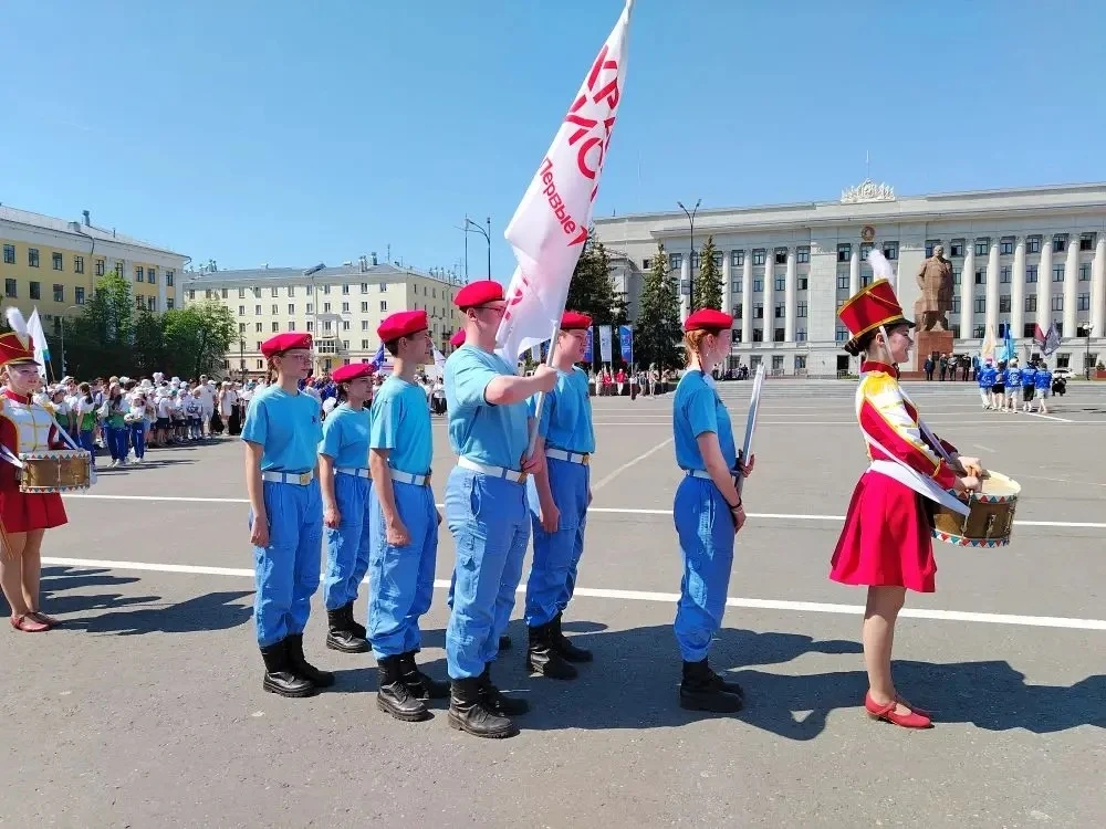 🇷🇺 Гордость школы №40: кадеты на параде ко Дню детских общественных организаций  Сегодня, 19 мая, во