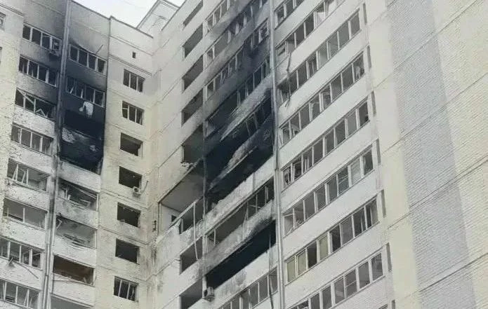 Орловцам из ЖК «Зелёный остров» помогают по горячей линии

После ночной атаки БПЛА 14 июня на многоэ
