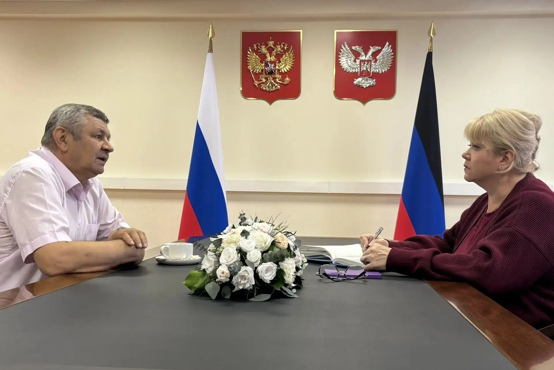 Вице-премьер ДНР Ольга Макеева провела рабочую встречу с советником Главы Республики Ми...