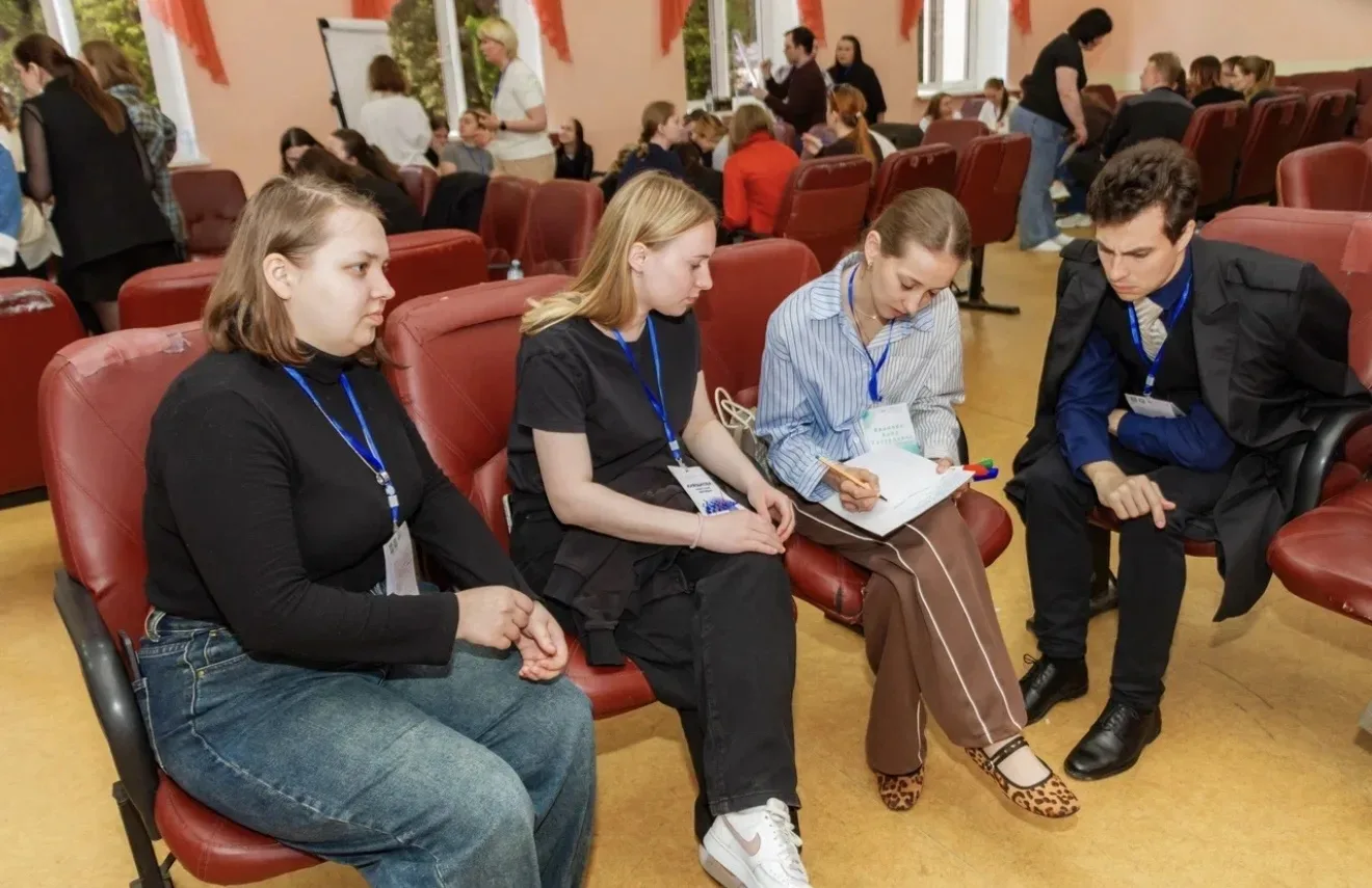 Как наши педагоги открыли «Формулу успеха» в ДЮОЦ «Родина»  Наши учителя вернулись из поездки, полно