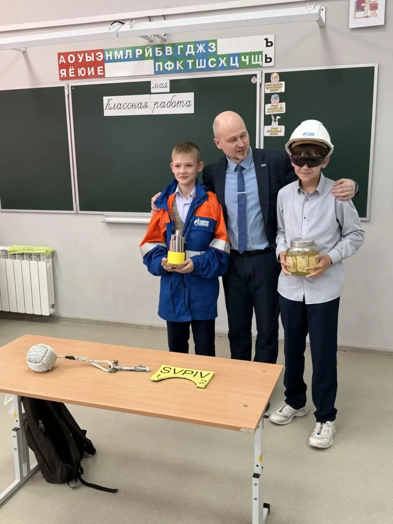 👷‍♂️Знакомство с профессией: ведущий инженер  🏗️ Для учащихся 4Г класса прошёл необычный и очень инт