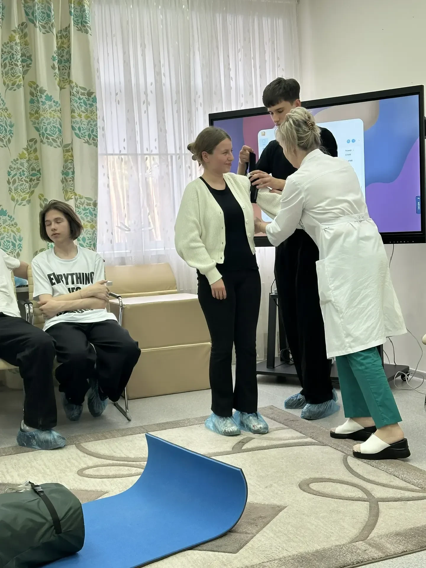 🧬Познание и навыки‼️ И вот уже обучающиеся 10А класса нашей школы, также как все старшеклассники  на