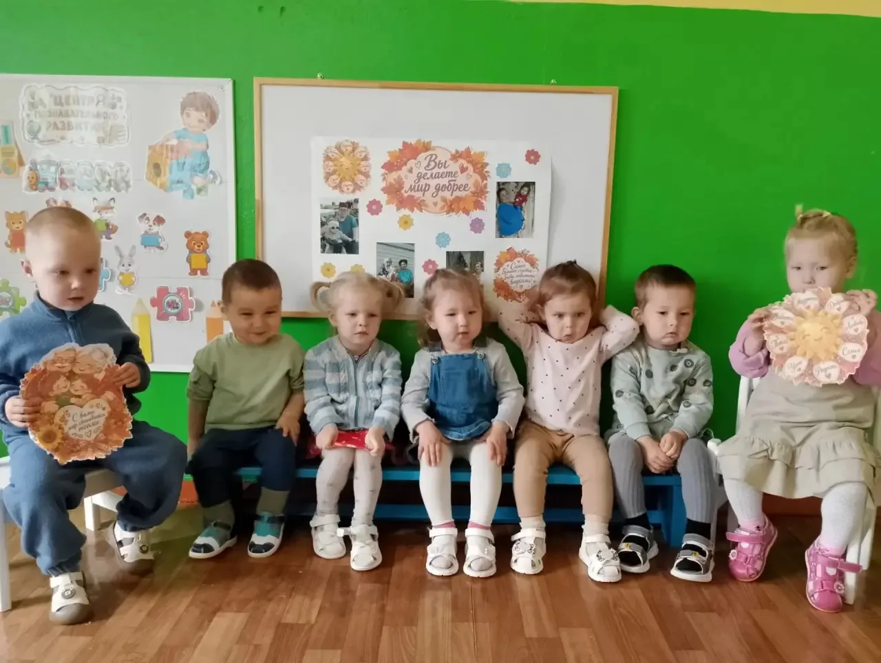 🎉 День старшего поколения в разновозрастной группе от 1,5 до 3 лет «Колокольчики»! 🎉