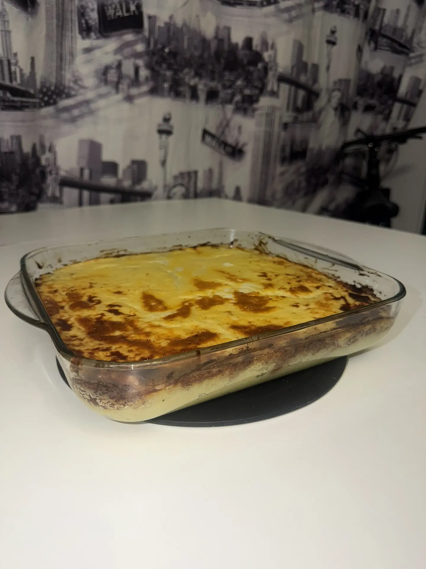 Почему в гостях всё вкуснее? 🤔

Когда приходят гости, они обязательно попробуют, похвалят, попросят