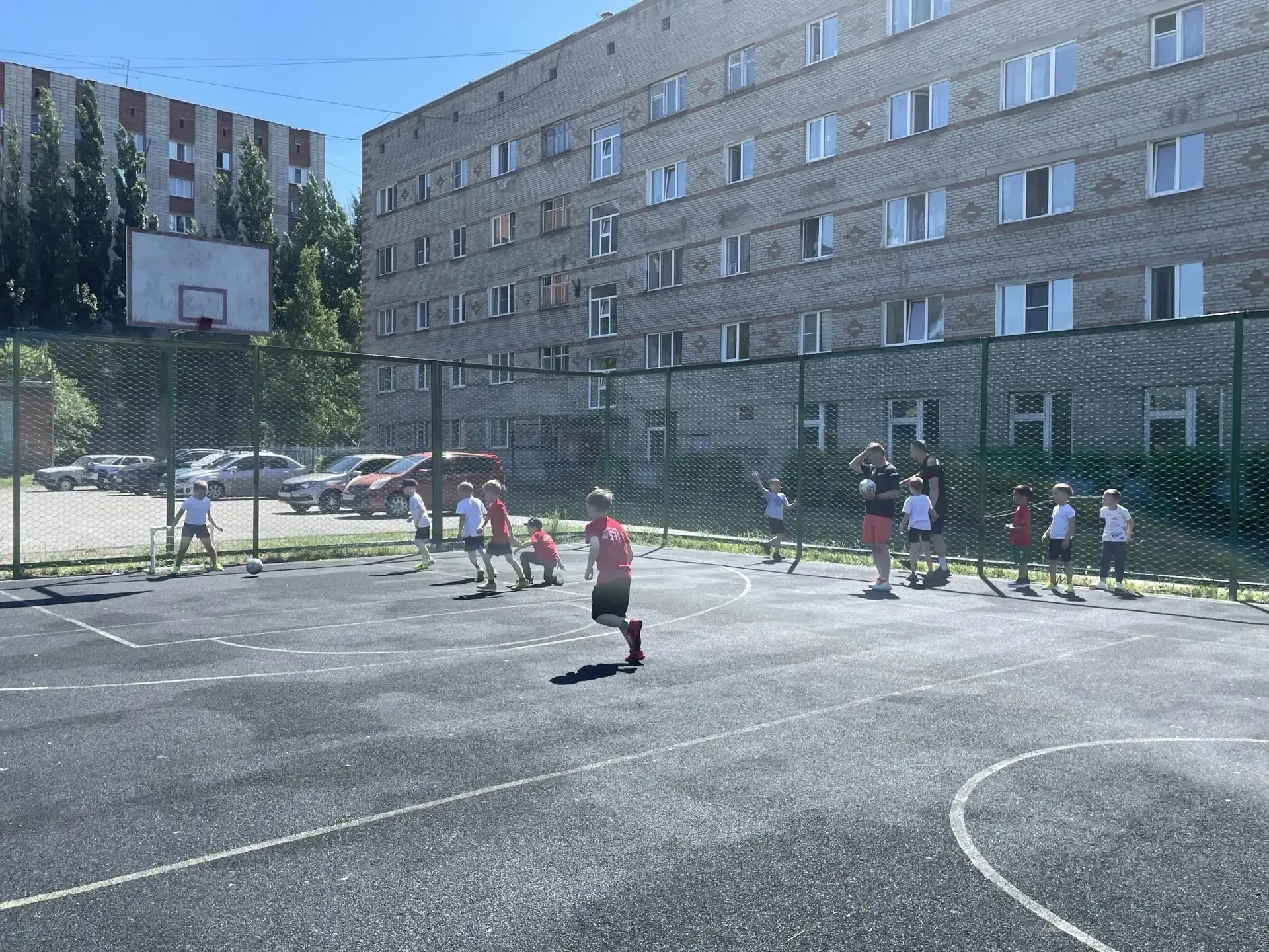 2 июня на базе нашего детского сада состоялся дружеский турнир по футболу среди воспитанников дошкол