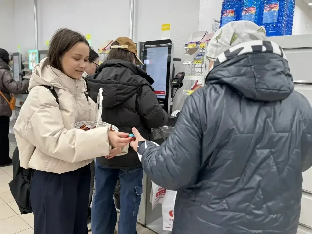 🫂 С теплом и заботой: ученики Многопрофильной школы №39  присоединились к акции «Ветеран живёт рядом