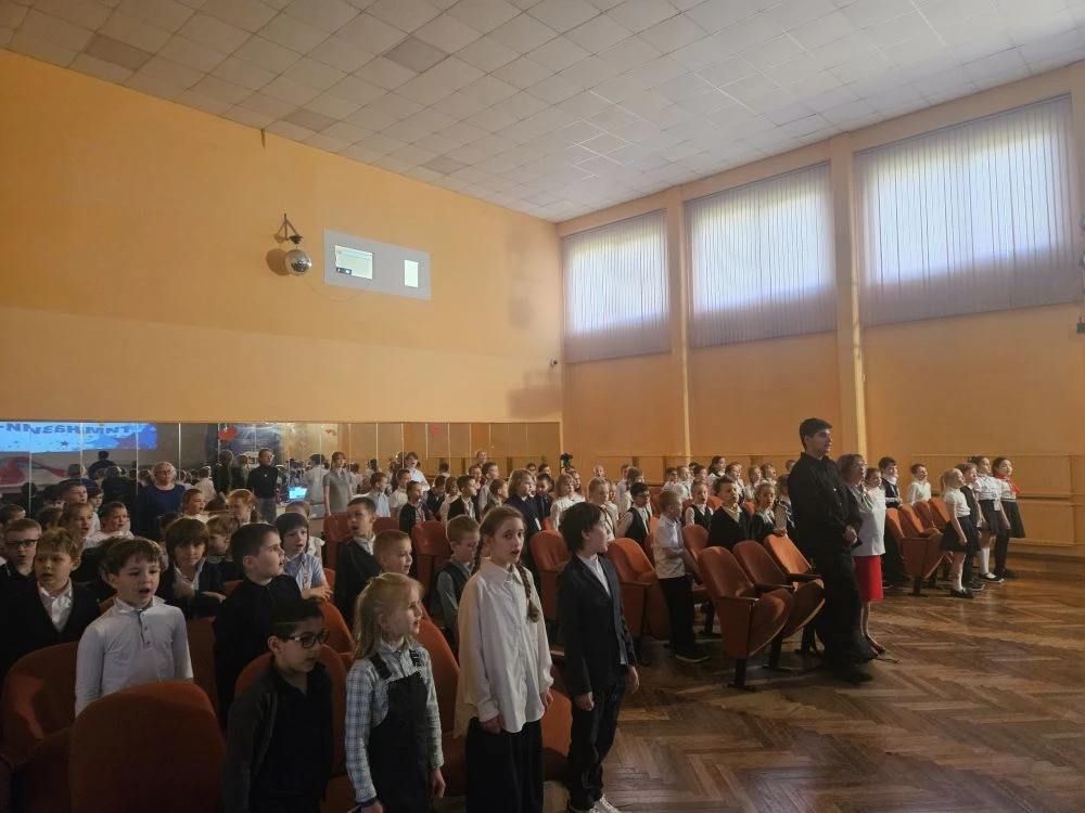 Послушайте!  Ведь, если звёзды зажигают — значит — это кому-нибудь нужно? Значит — это необходимо, ч