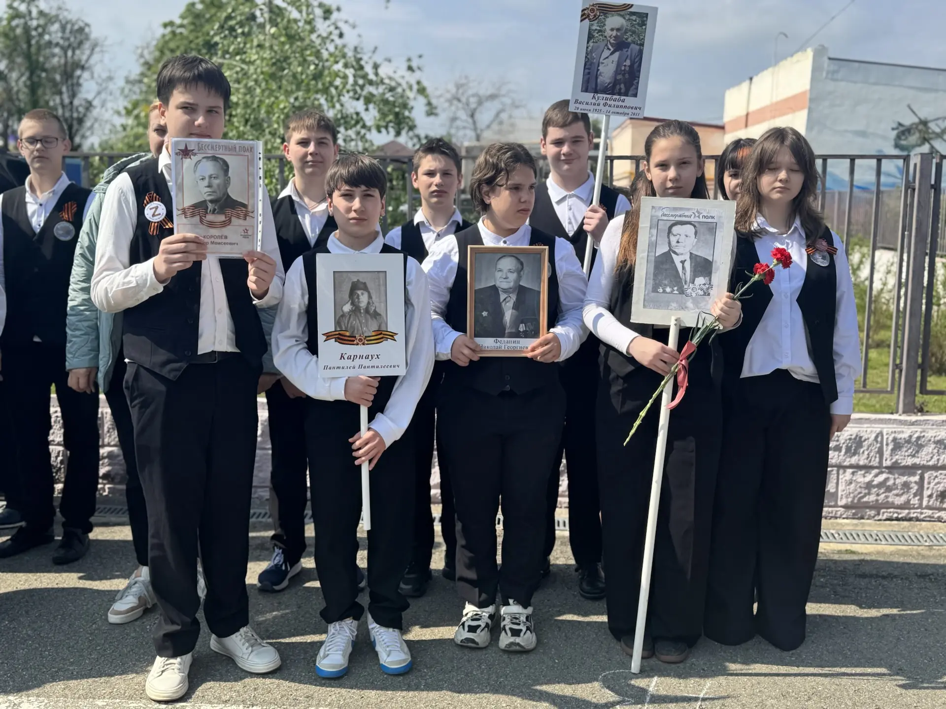 #ДеньПобеды #БессмертныйПолк #ТоржественнаяЛинейка #СадыПамяти