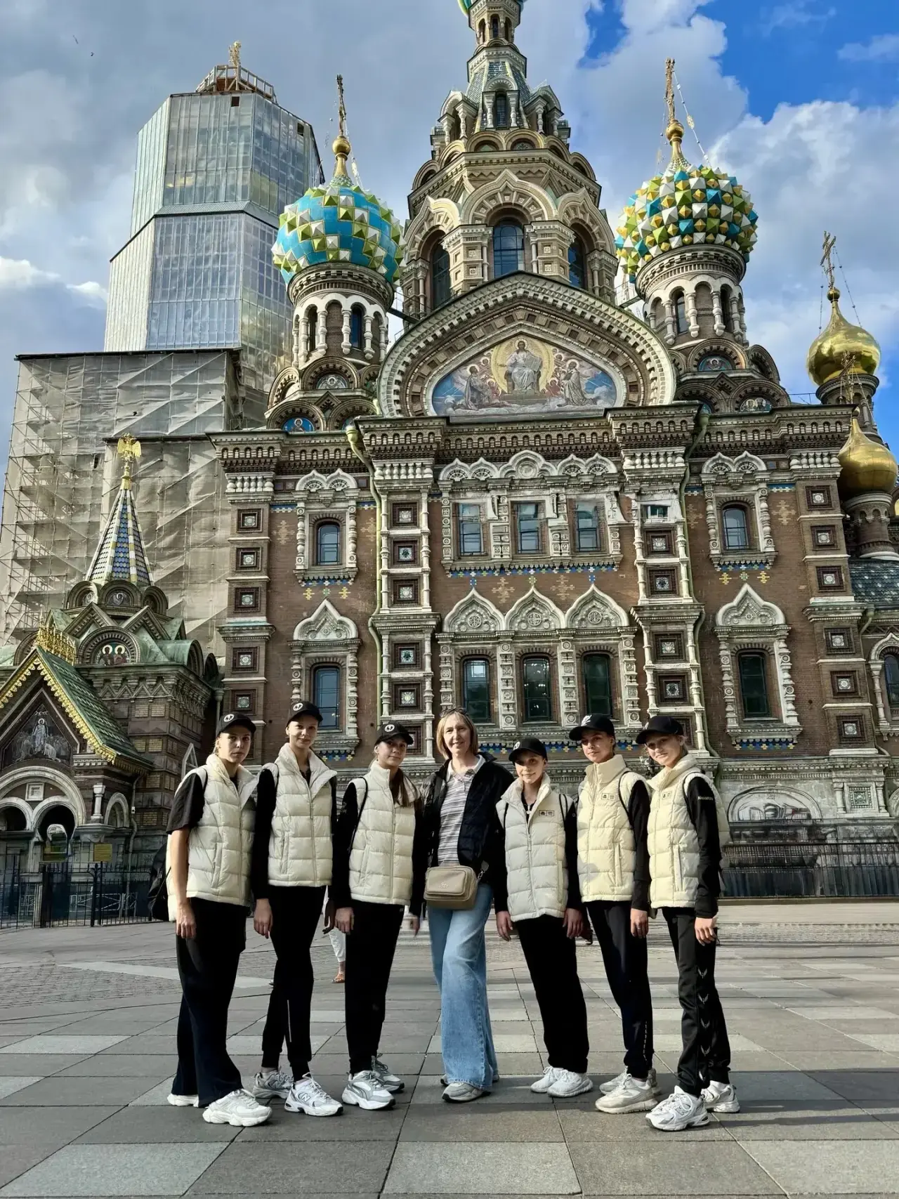 В составе сборной Рязанской области в групповых упражнениях гимнастки нашей школы участ...