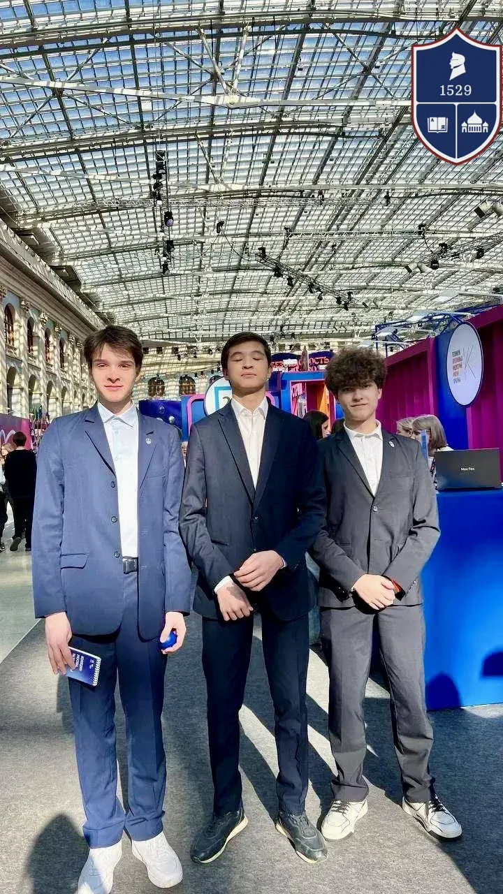 ✨ СЕГОДНЯ — В САМОМ ЦЕНТРЕ ВЫБОРА БУДУЩЕГО!  Наши ученики сегодня, 23 марта, побывали на Форуме колл