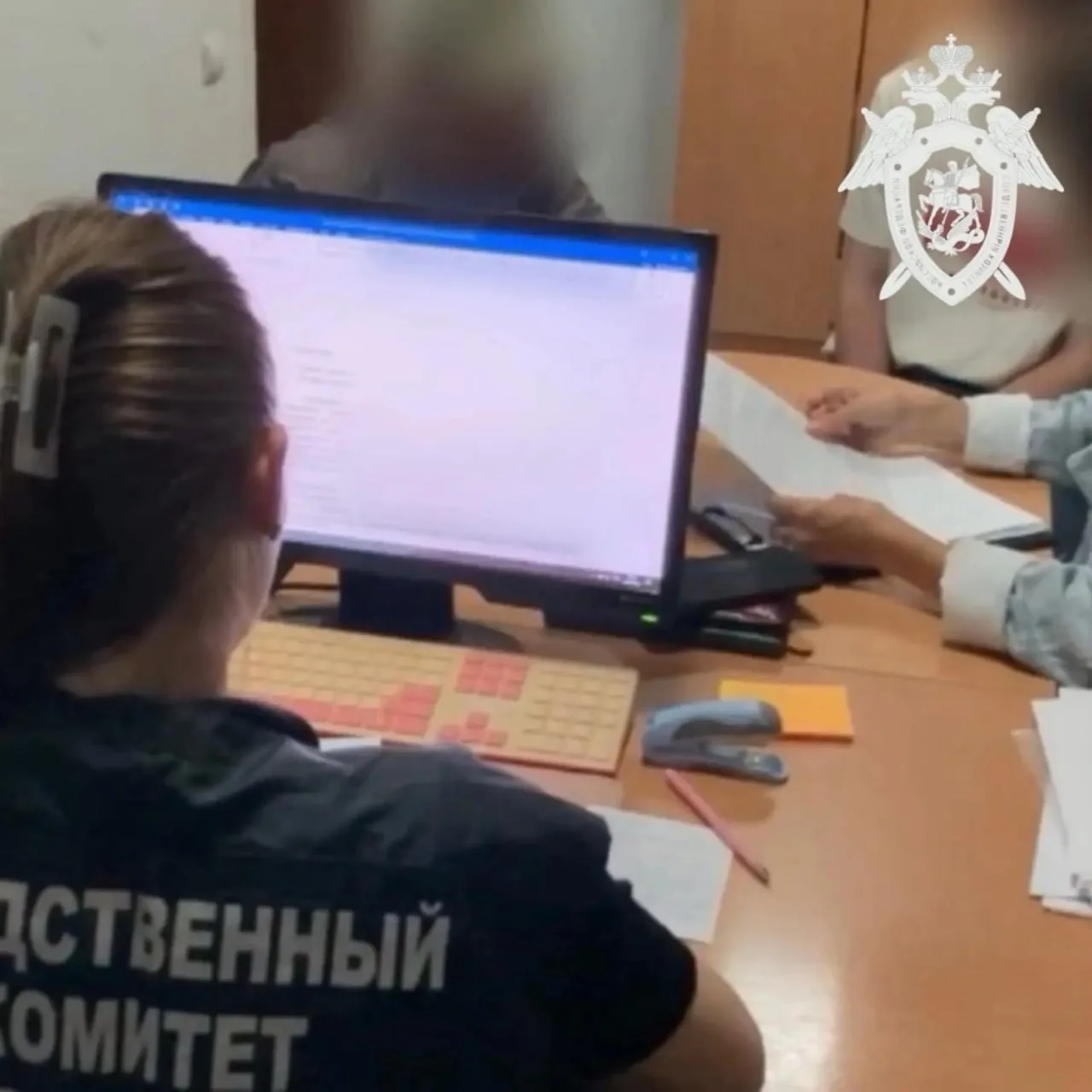 😡 Трое парней чуть не устроили поножовщину в подъезде Ставрополя: молодёжь угрожала де...