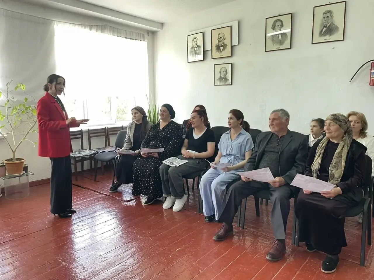 Преподаватели ДМШ с. п. Яникой проявили инициативу: сразу после отчётного концерта пров...