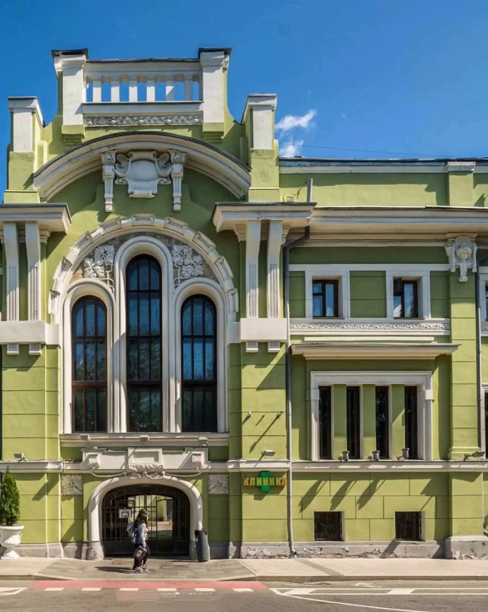 Дом Смирнова

📌 Особняк построен в 1793 году для семьи Талызиных и изначально использовался для ари