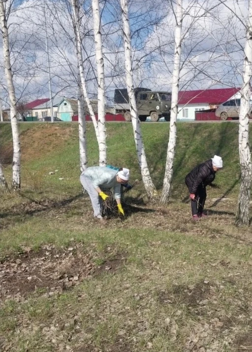 Наши сотрудники приняли активное участие в субботнике на закрепленной территории. Облаг...